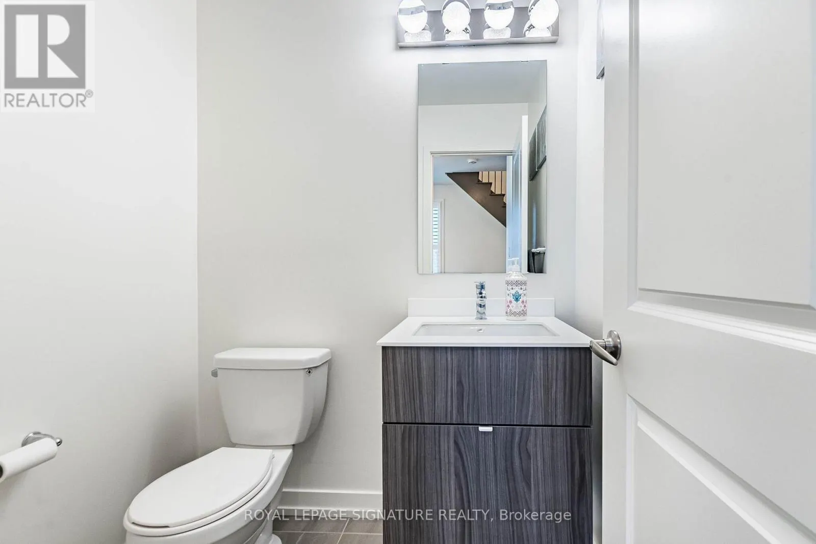 3121 MINTWOOD CIRCLE