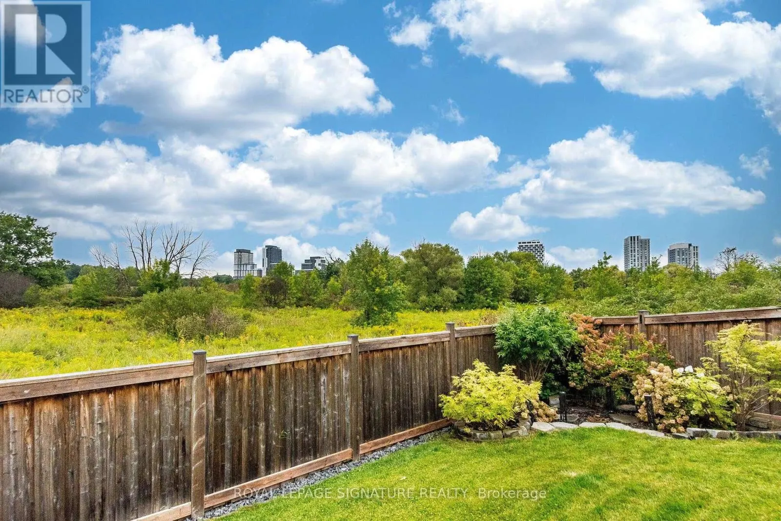 3121 MINTWOOD CIRCLE