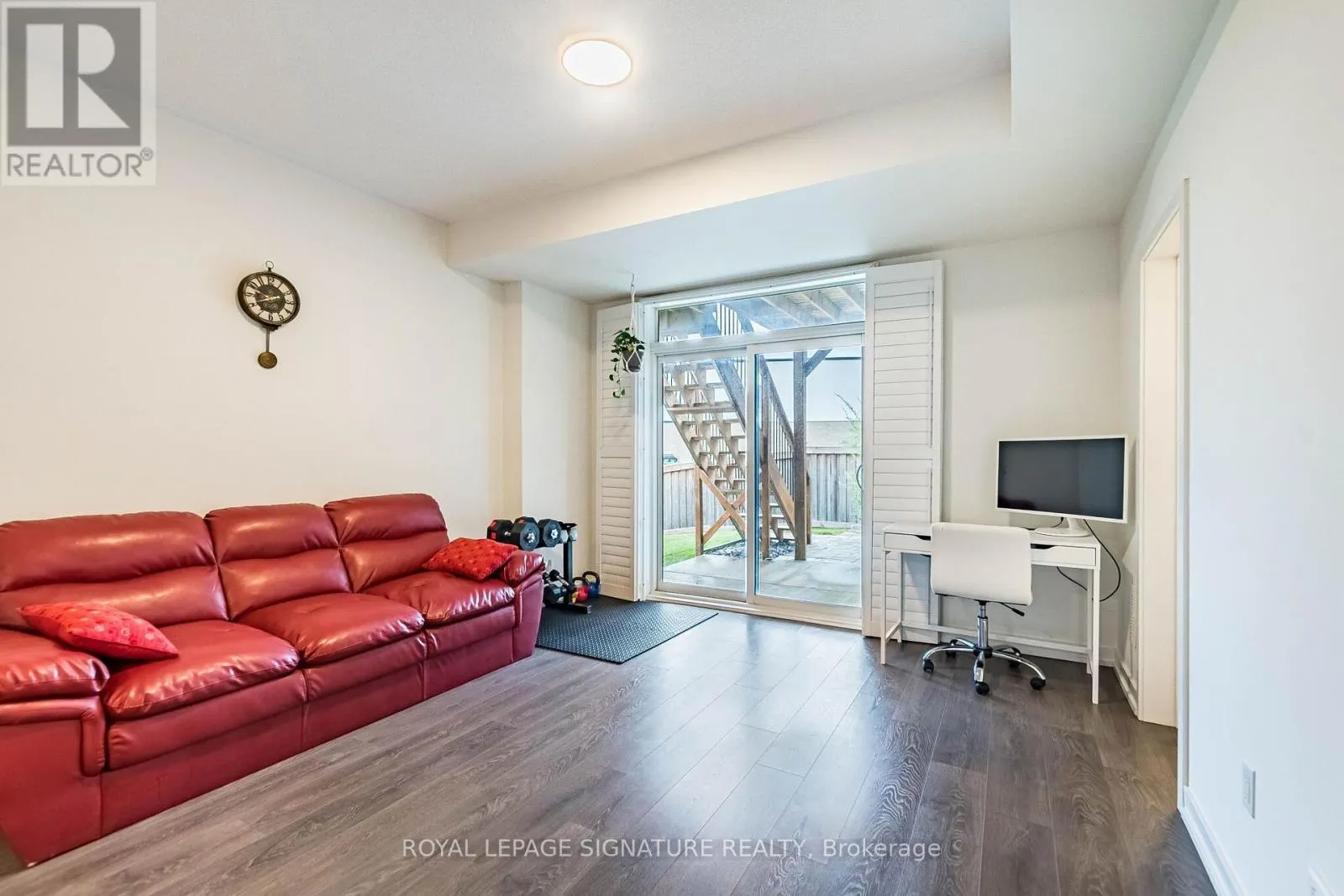 3121 MINTWOOD CIRCLE