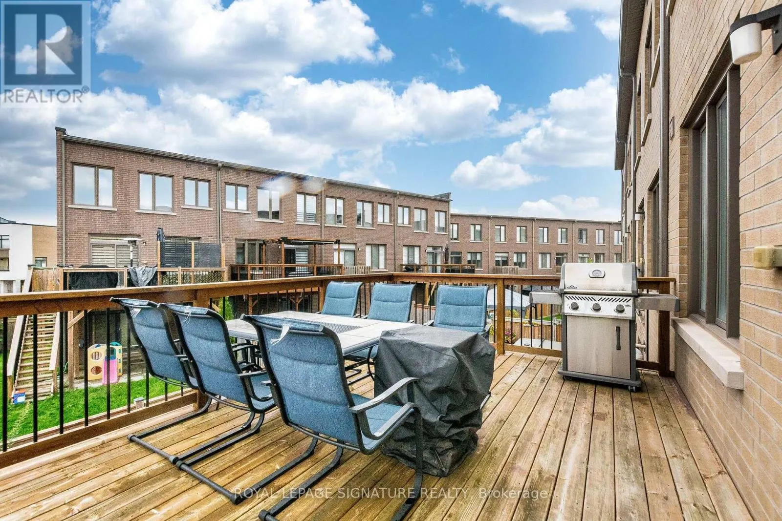 3121 MINTWOOD CIRCLE