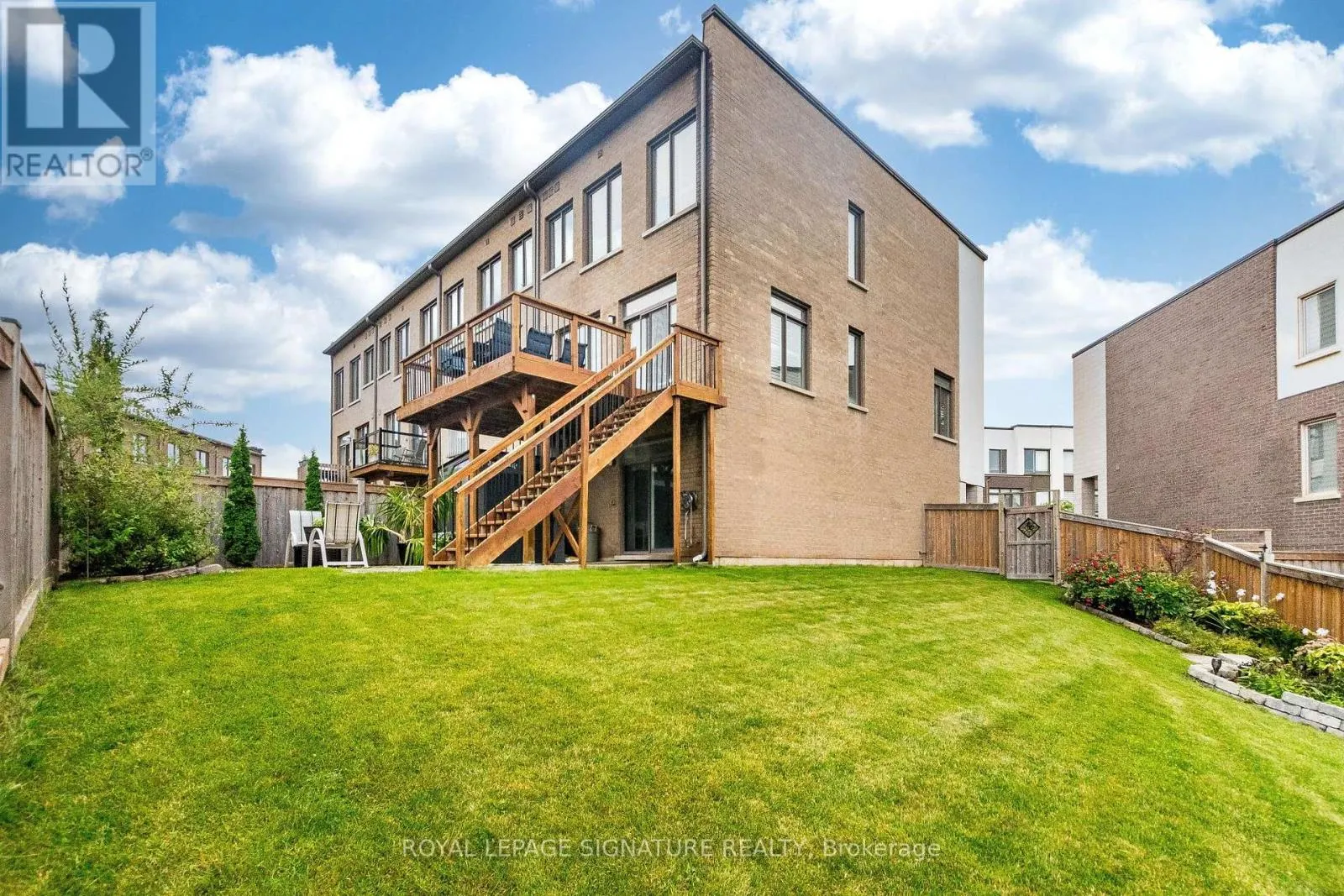 3121 MINTWOOD CIRCLE