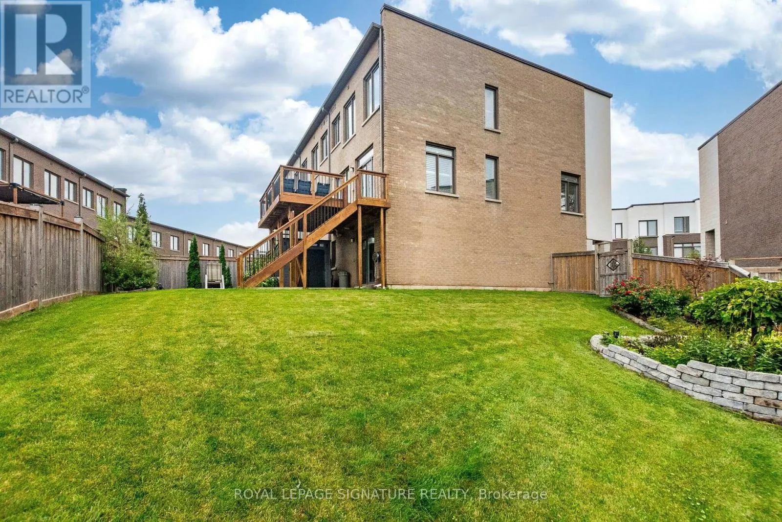 3121 MINTWOOD CIRCLE