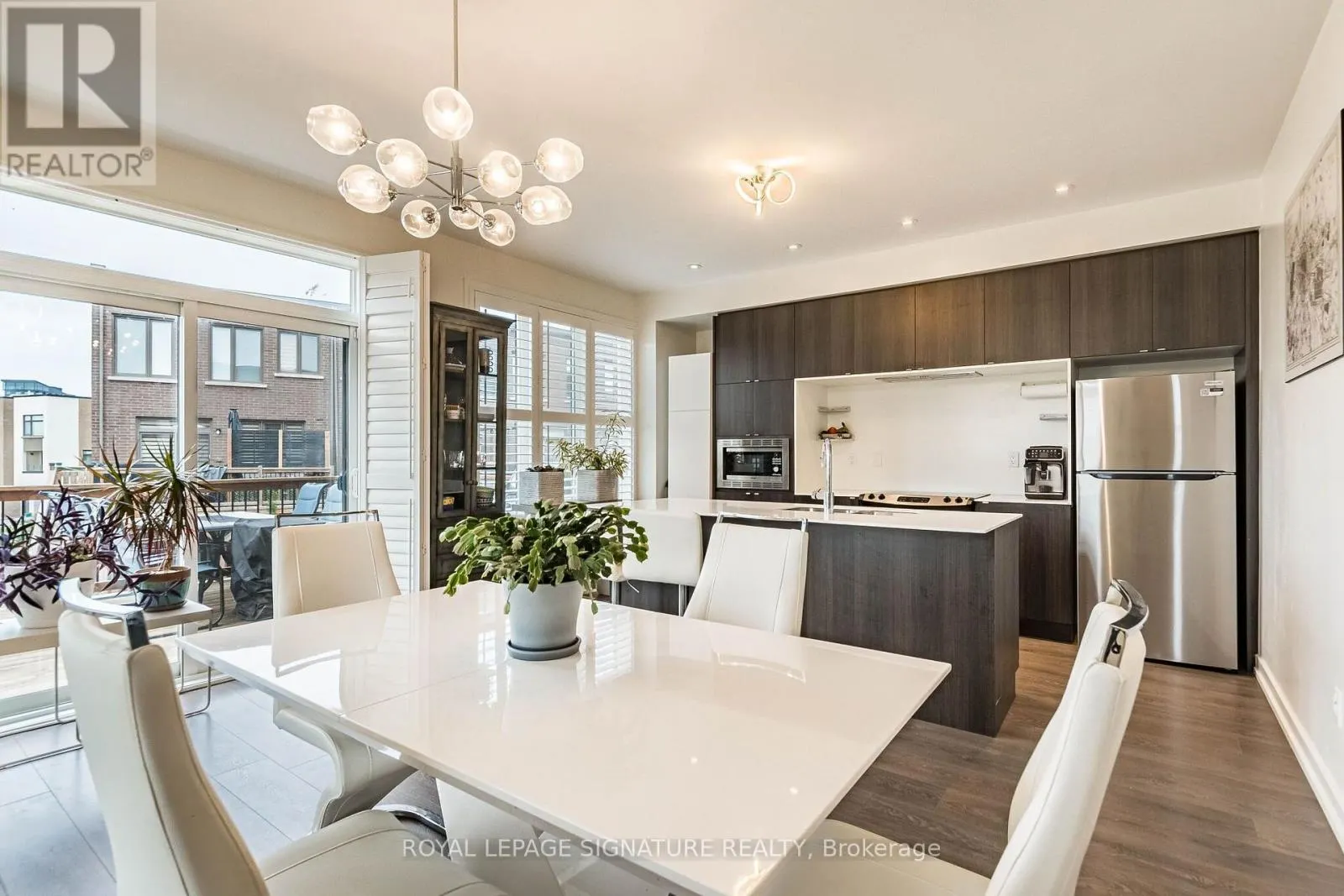 3121 MINTWOOD CIRCLE
