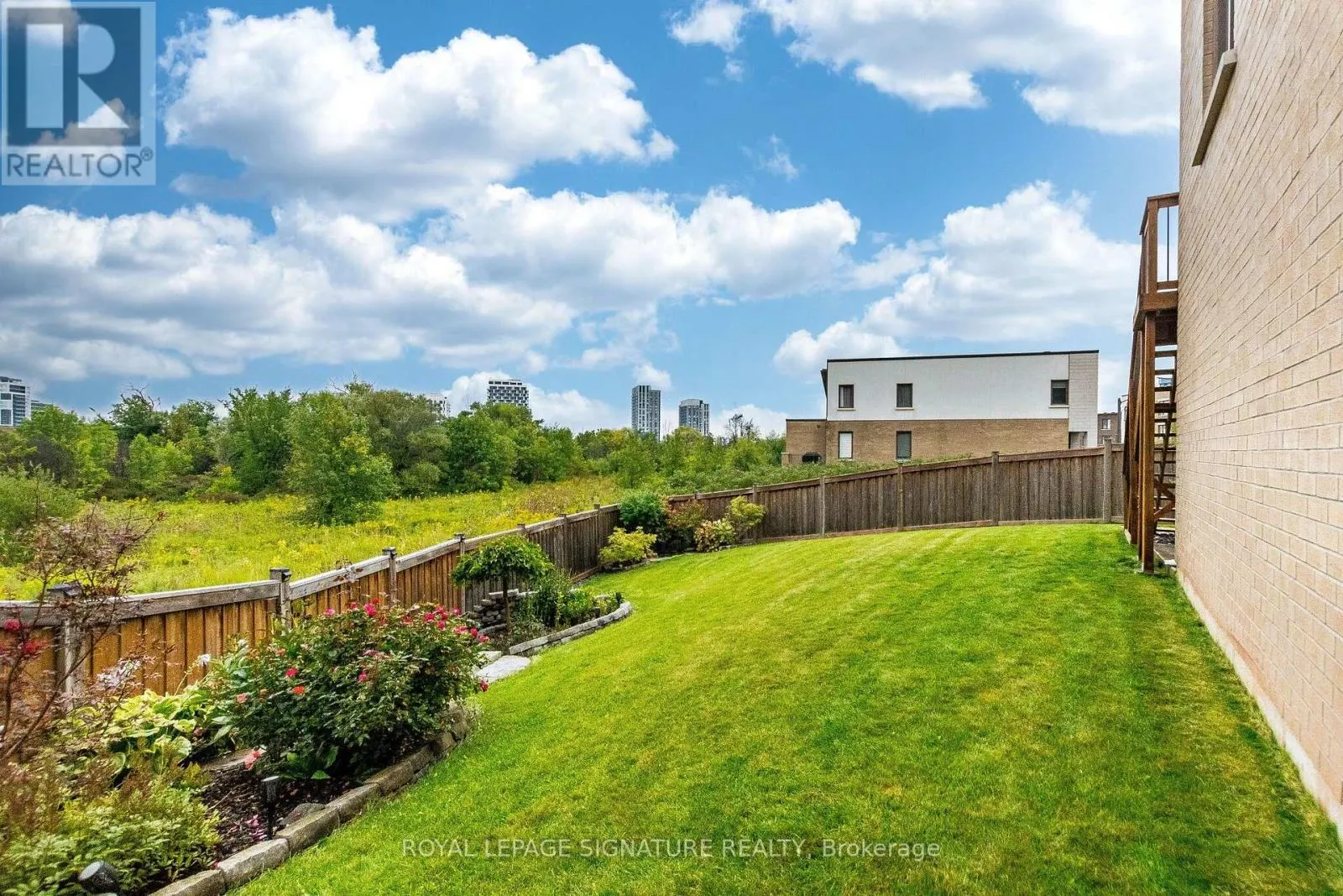 3121 MINTWOOD CIRCLE