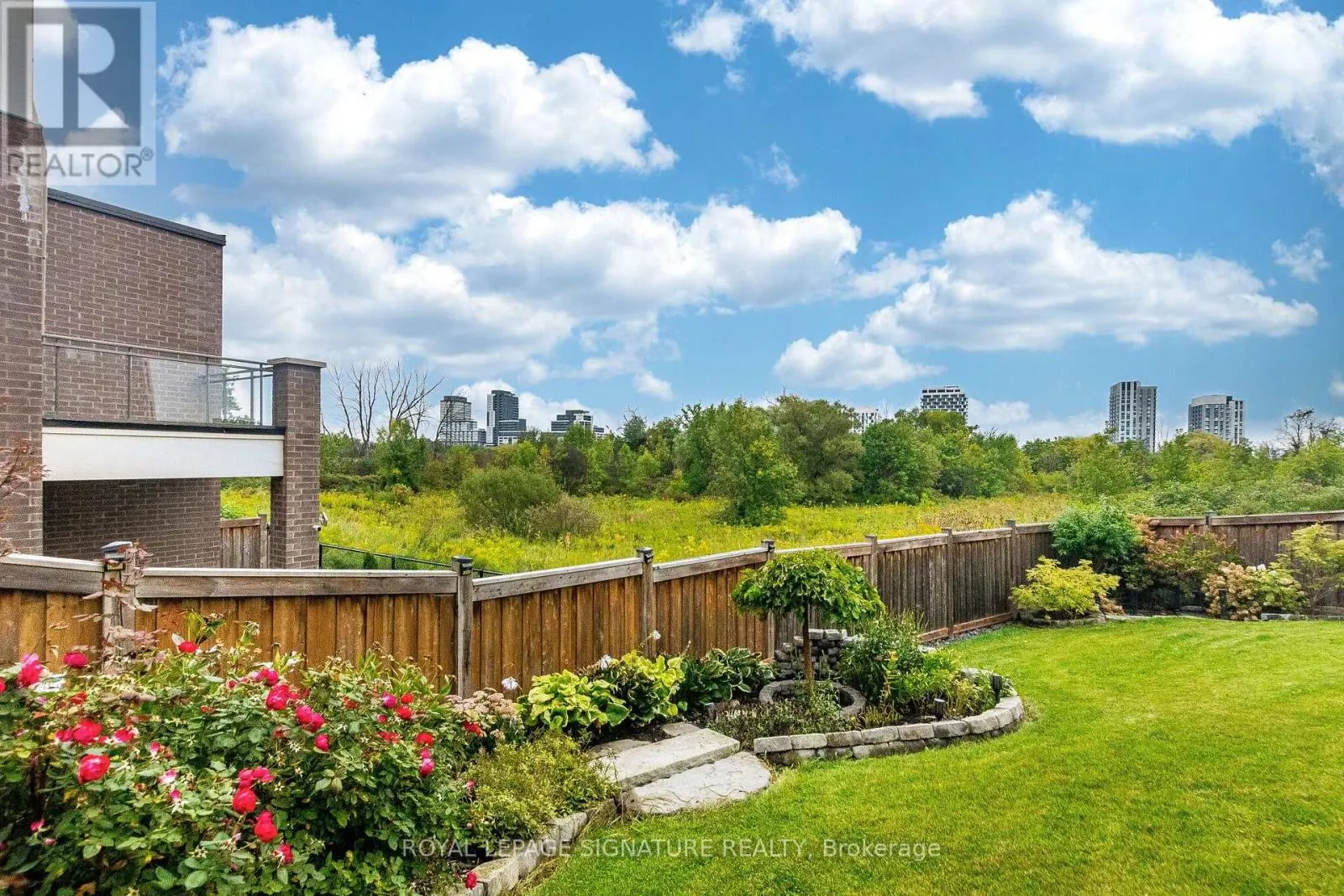 3121 MINTWOOD CIRCLE
