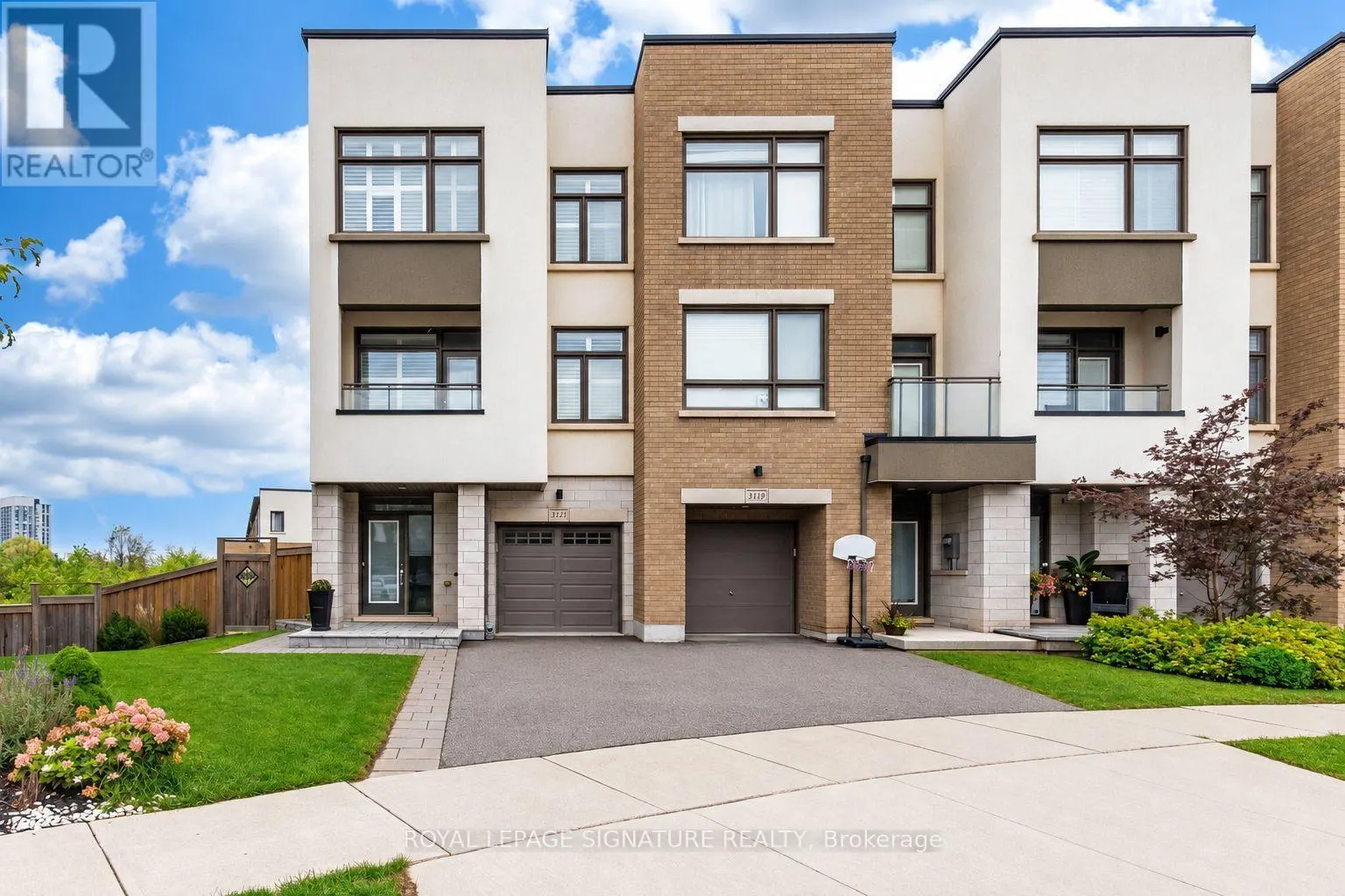 3121 MINTWOOD CIRCLE