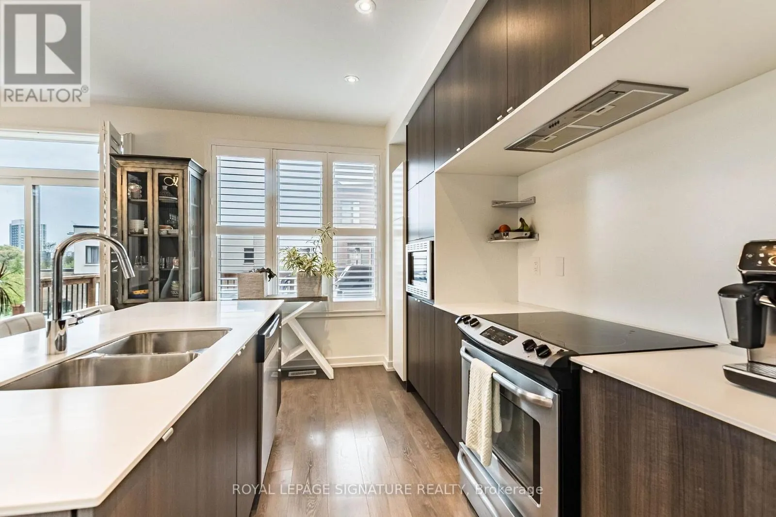 3121 MINTWOOD CIRCLE