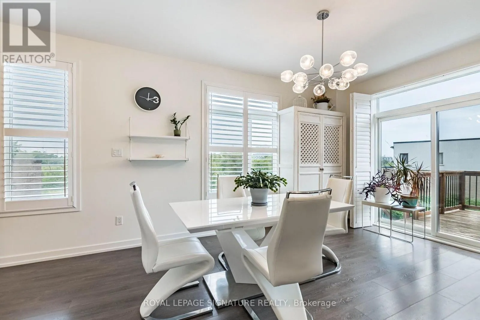 3121 MINTWOOD CIRCLE