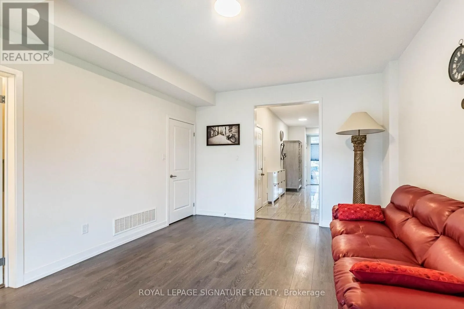3121 MINTWOOD CIRCLE