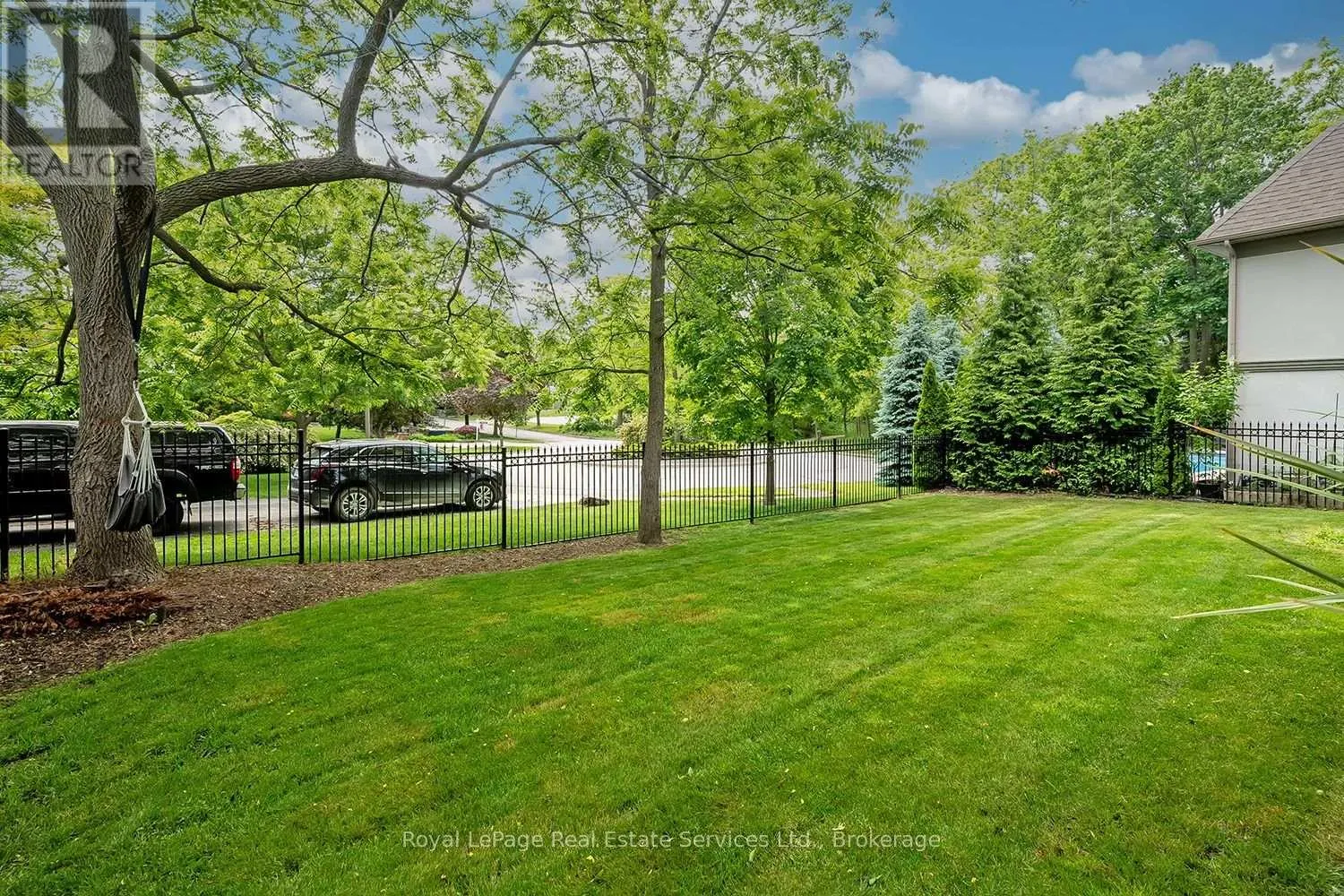124 PALISER COURT