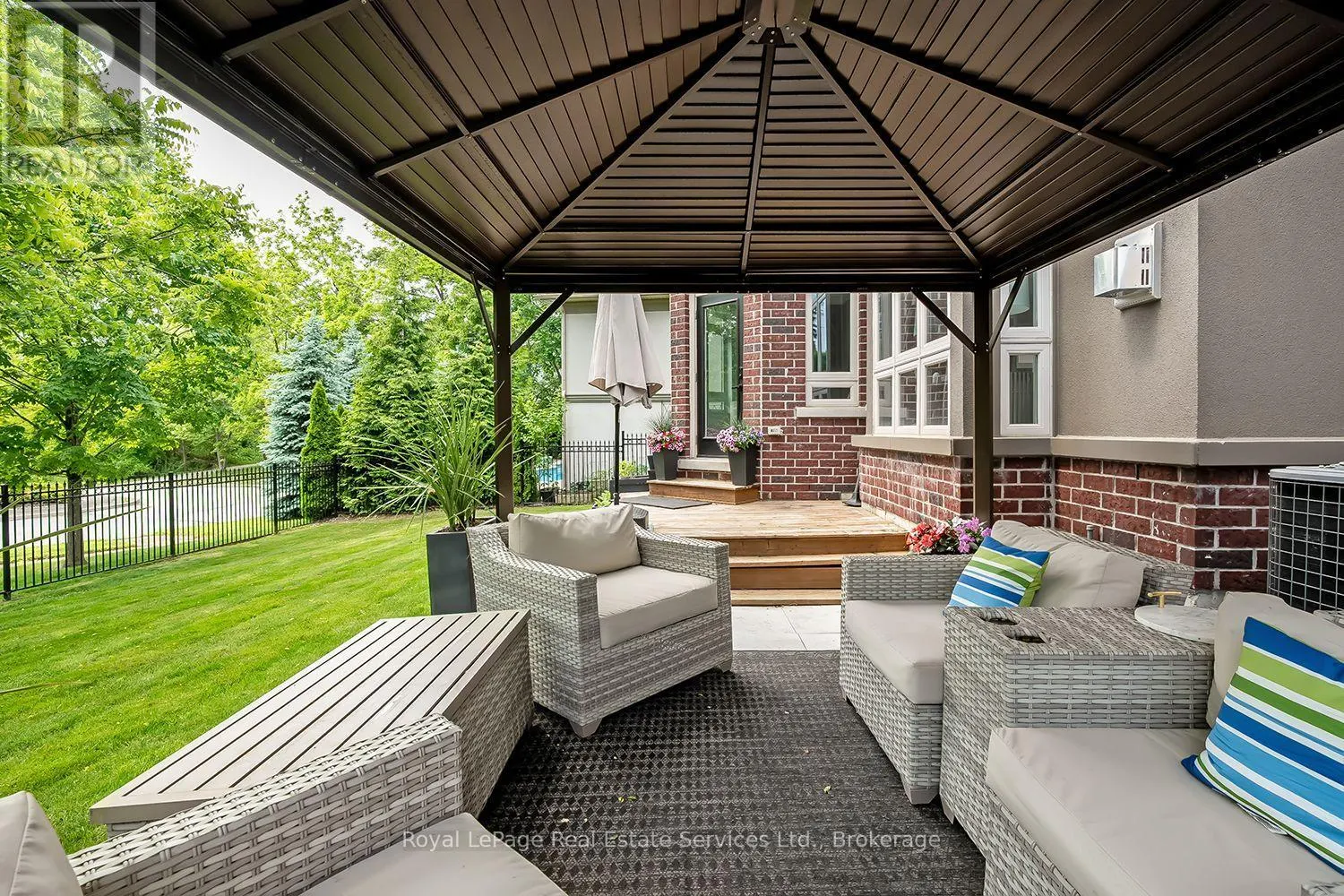 124 PALISER COURT