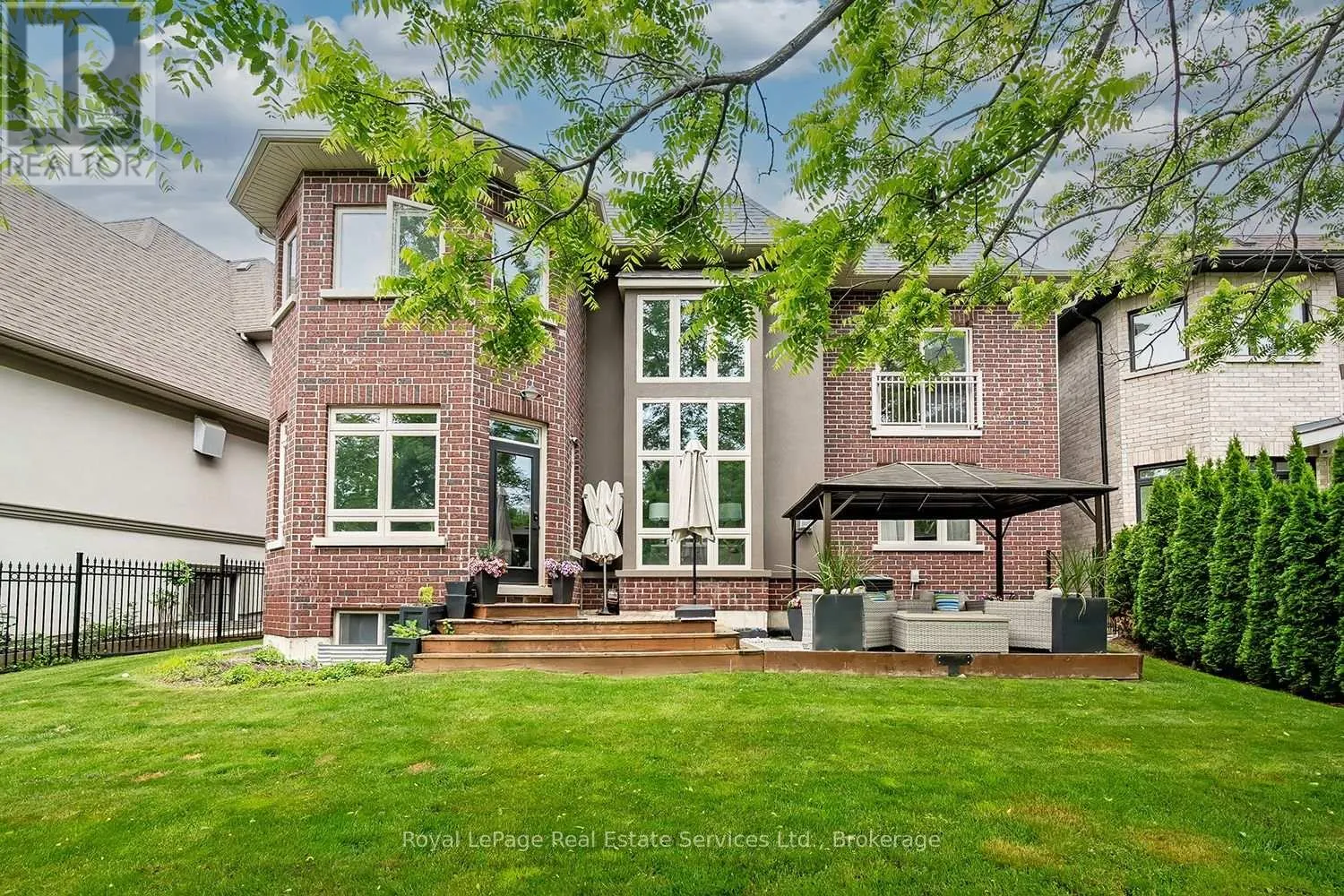 124 PALISER COURT