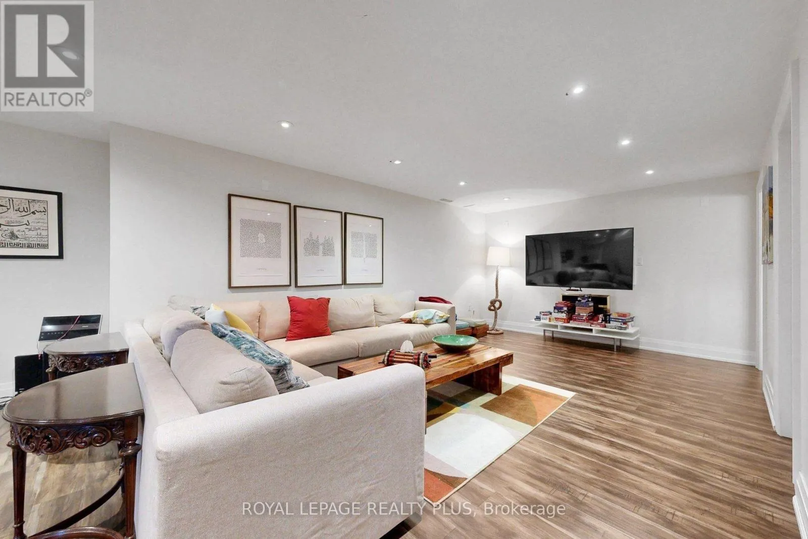 2182 HEATHCLIFF COURT
