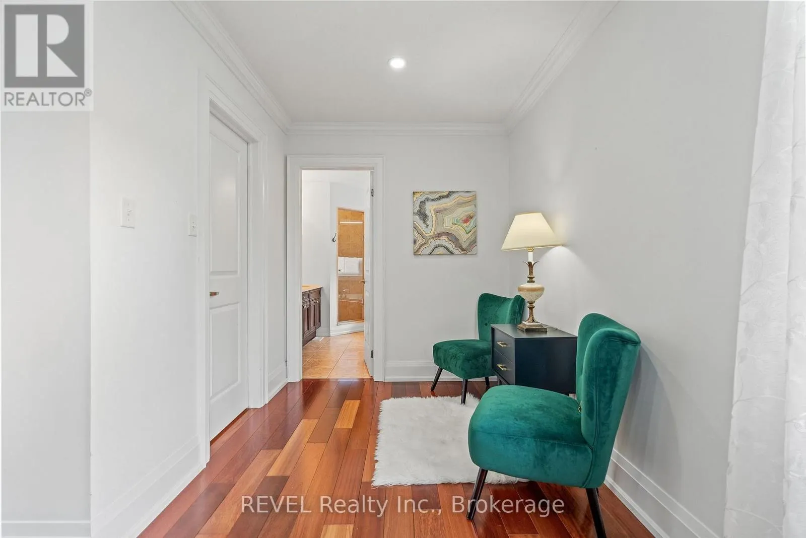 401 SCHREYER CRESCENT