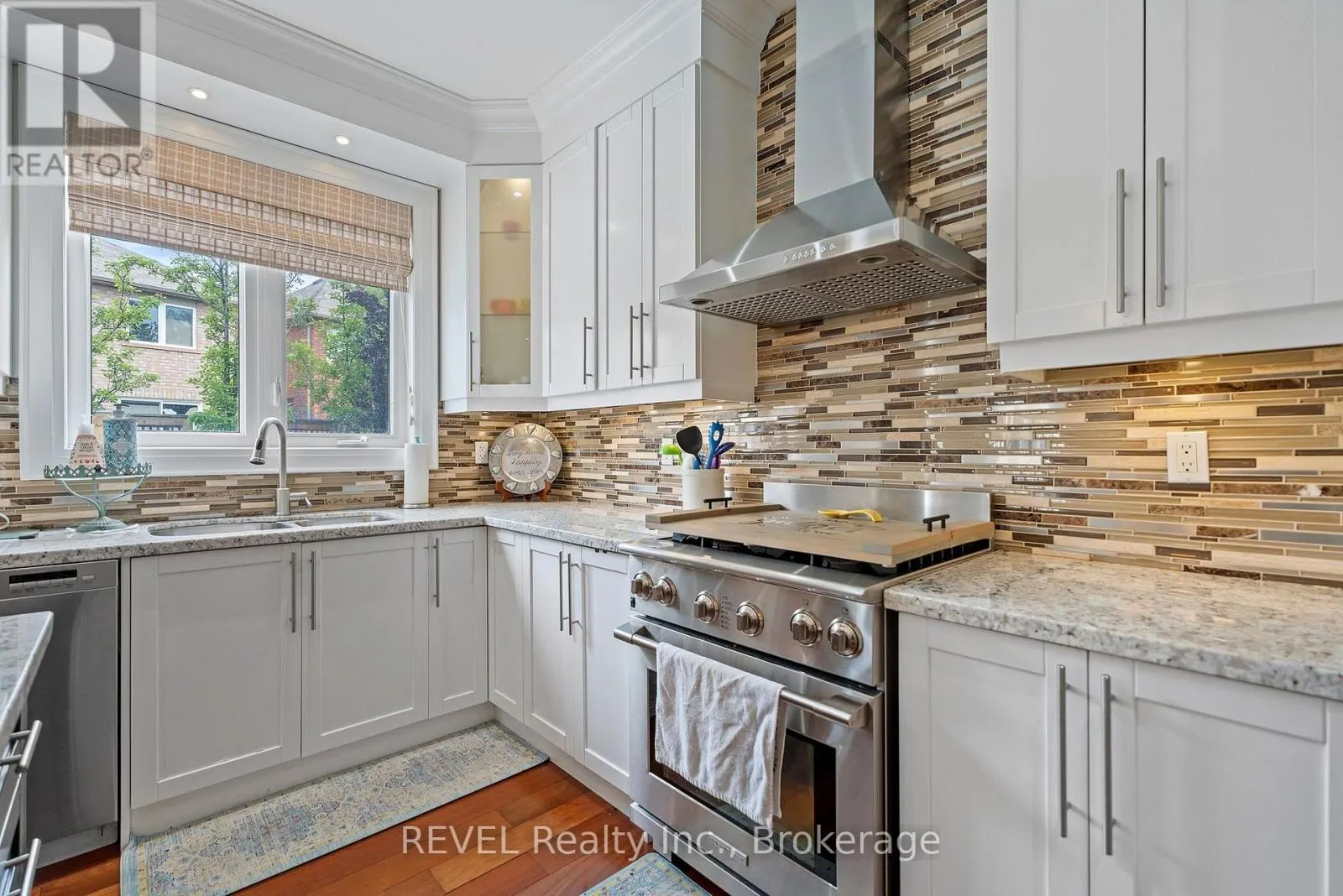 401 SCHREYER CRESCENT