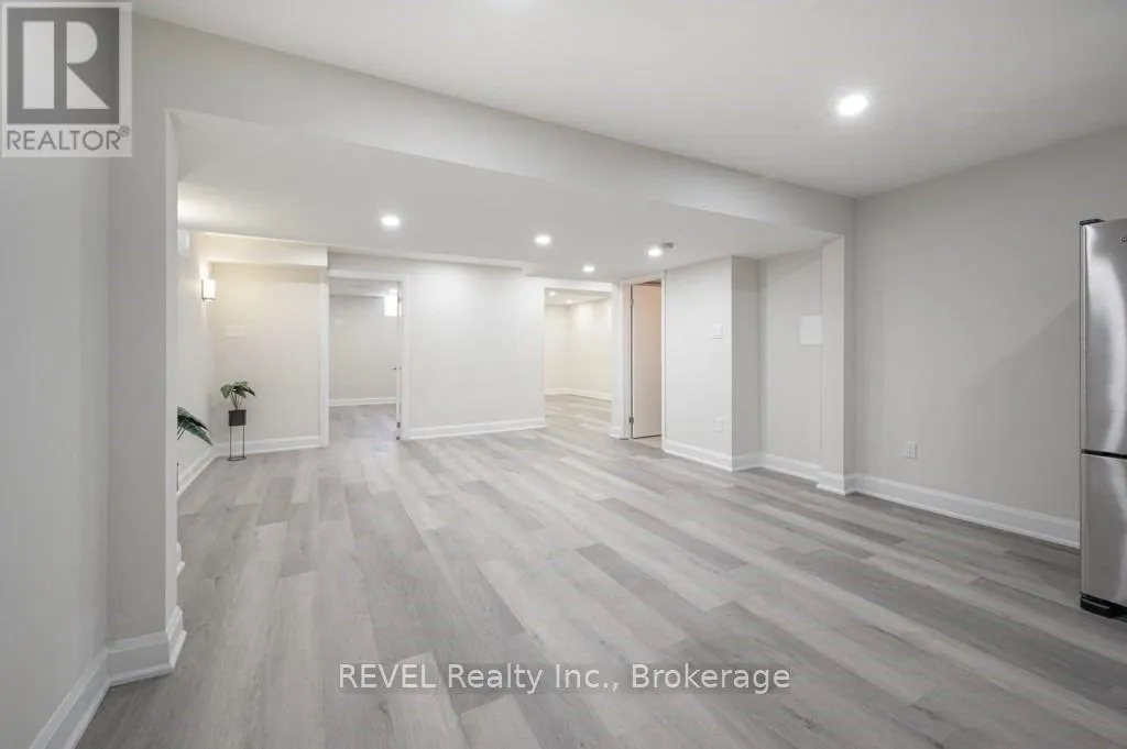 401 SCHREYER CRESCENT