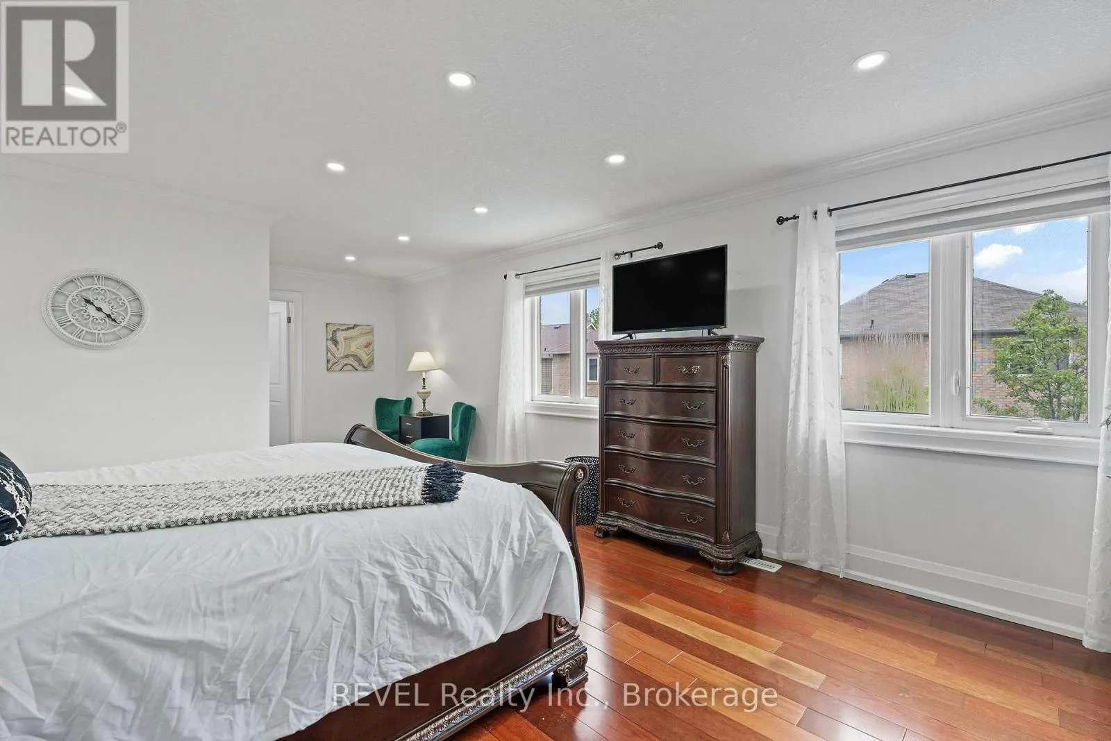 401 SCHREYER CRESCENT