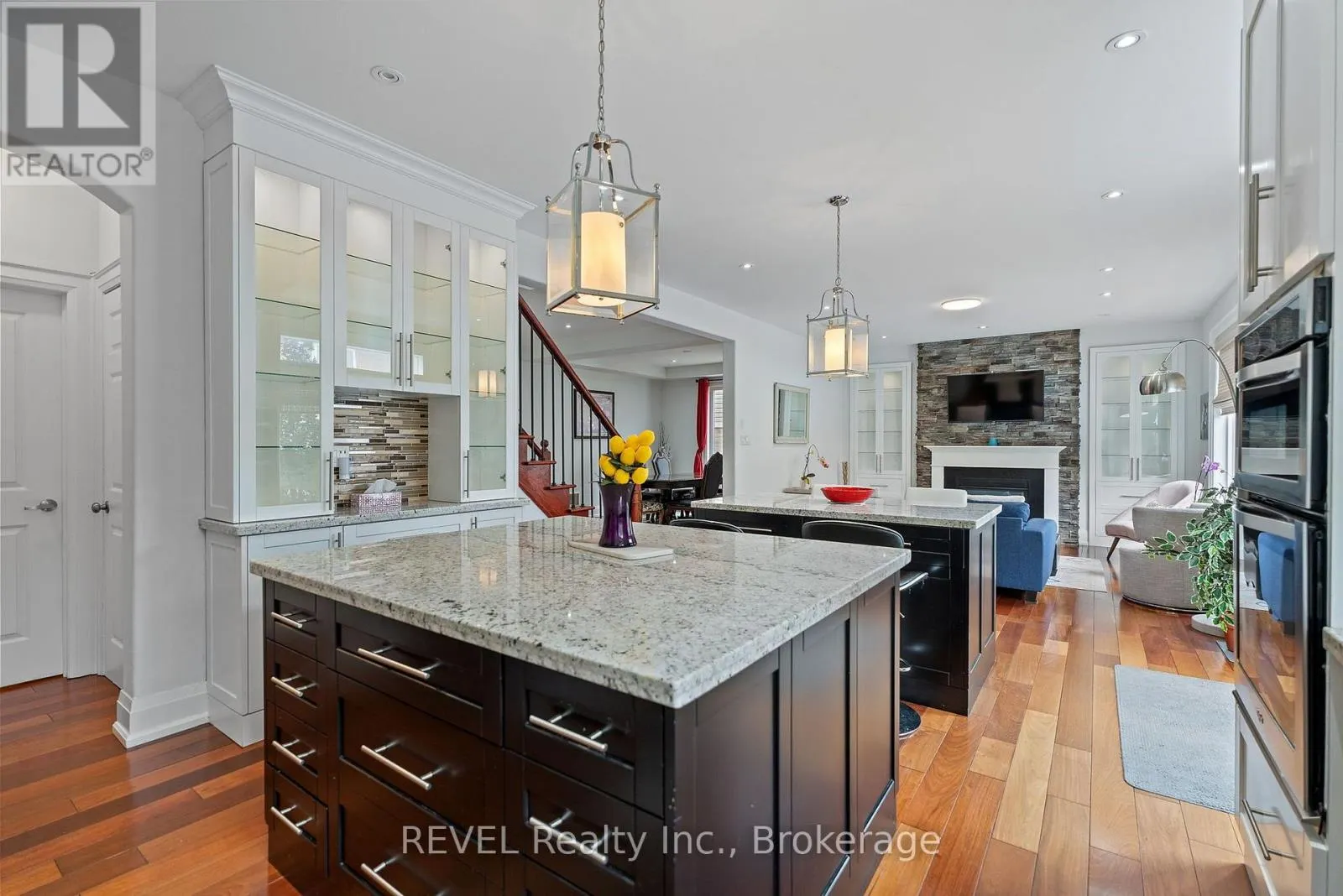 401 SCHREYER CRESCENT