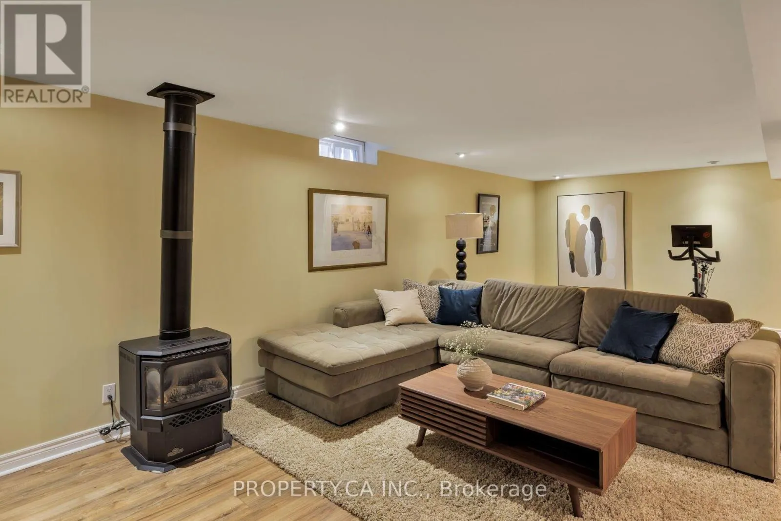 2124 LANGTRY DRIVE