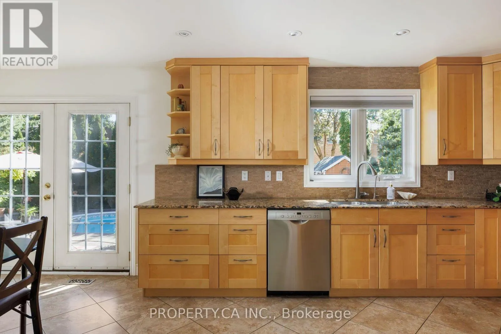 2124 LANGTRY DRIVE