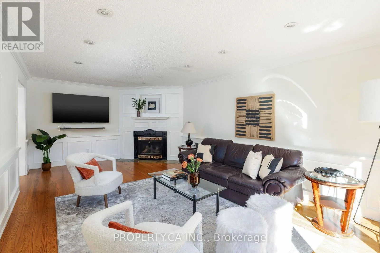 2124 LANGTRY DRIVE
