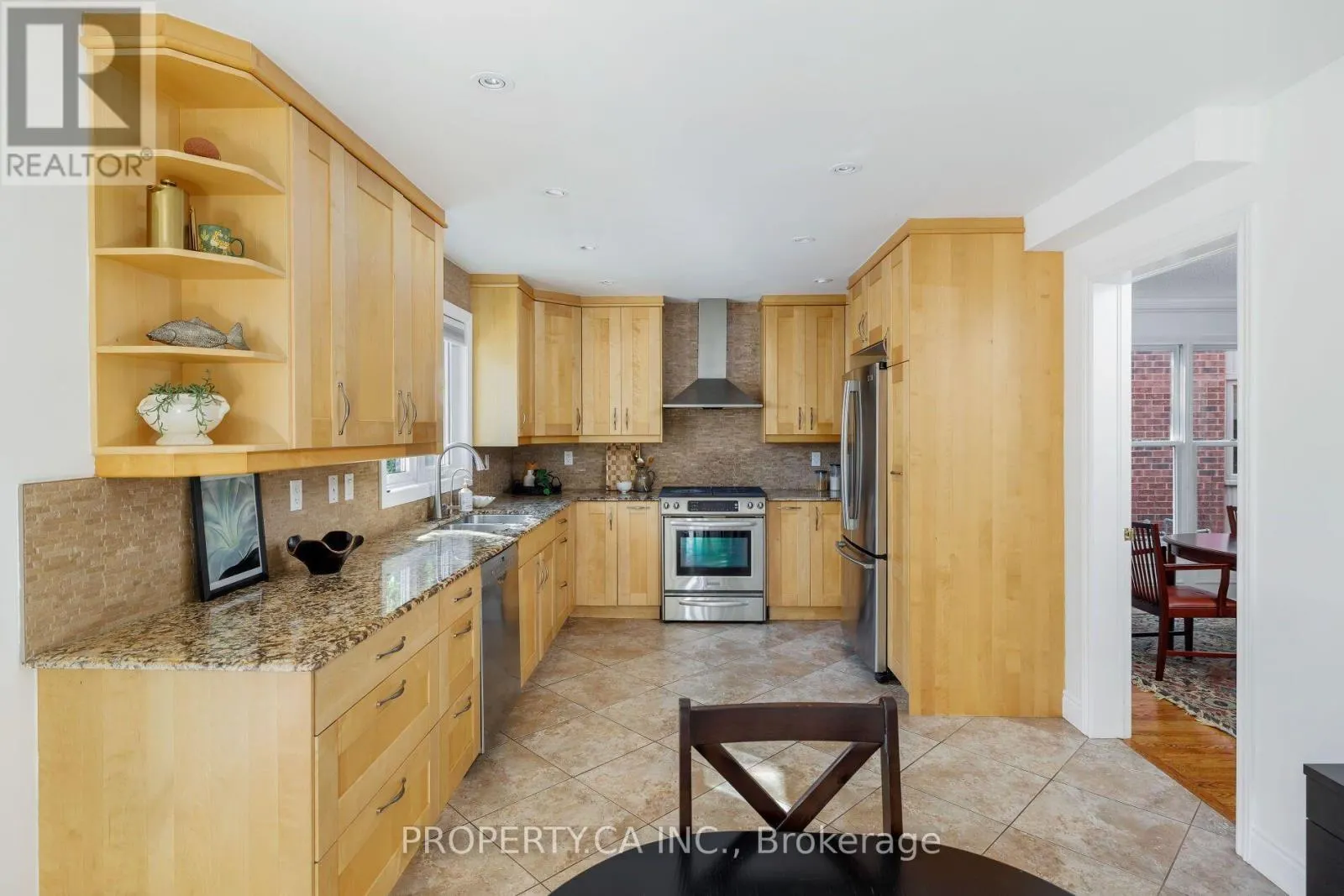 2124 LANGTRY DRIVE