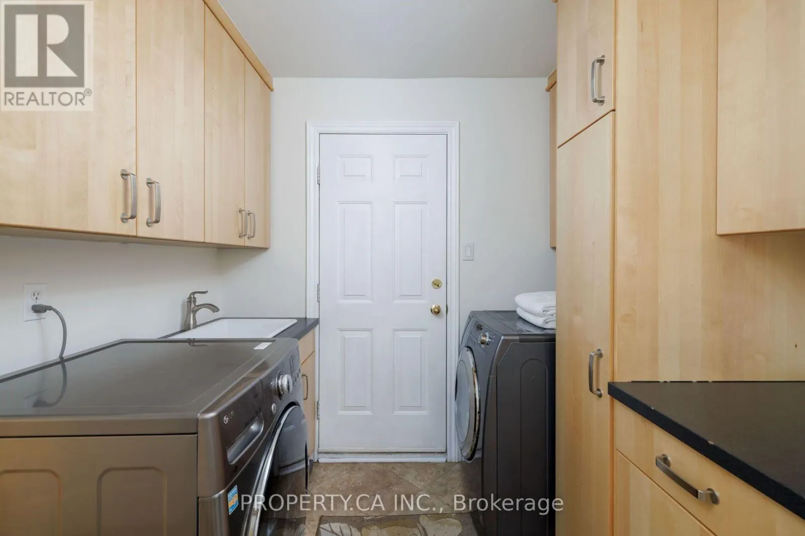 2124 LANGTRY DRIVE