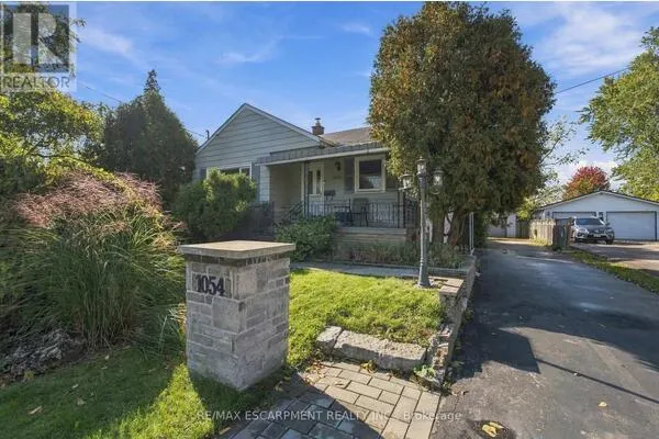 1054 GLENDOR AVENUE