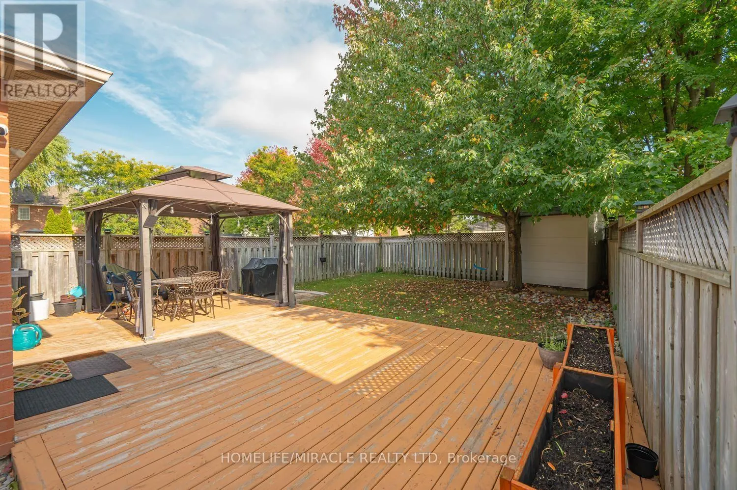 1552 HARWOOD DRIVE