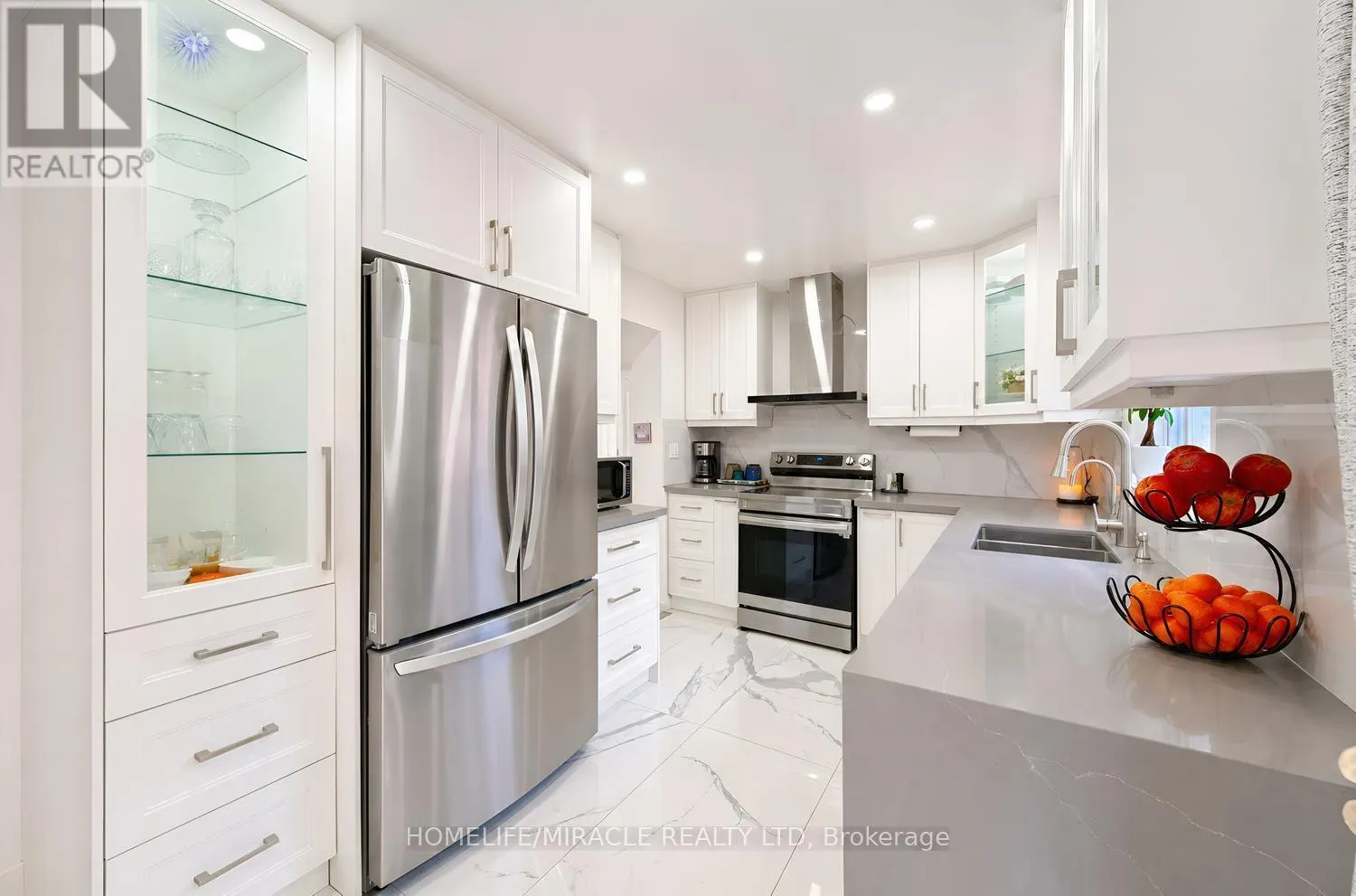 1552 HARWOOD DRIVE