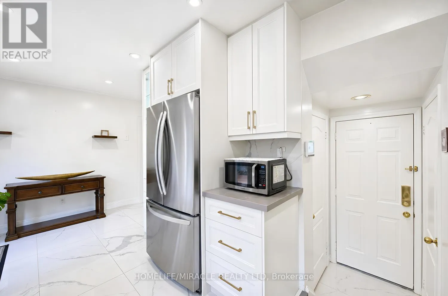 1552 HARWOOD DRIVE