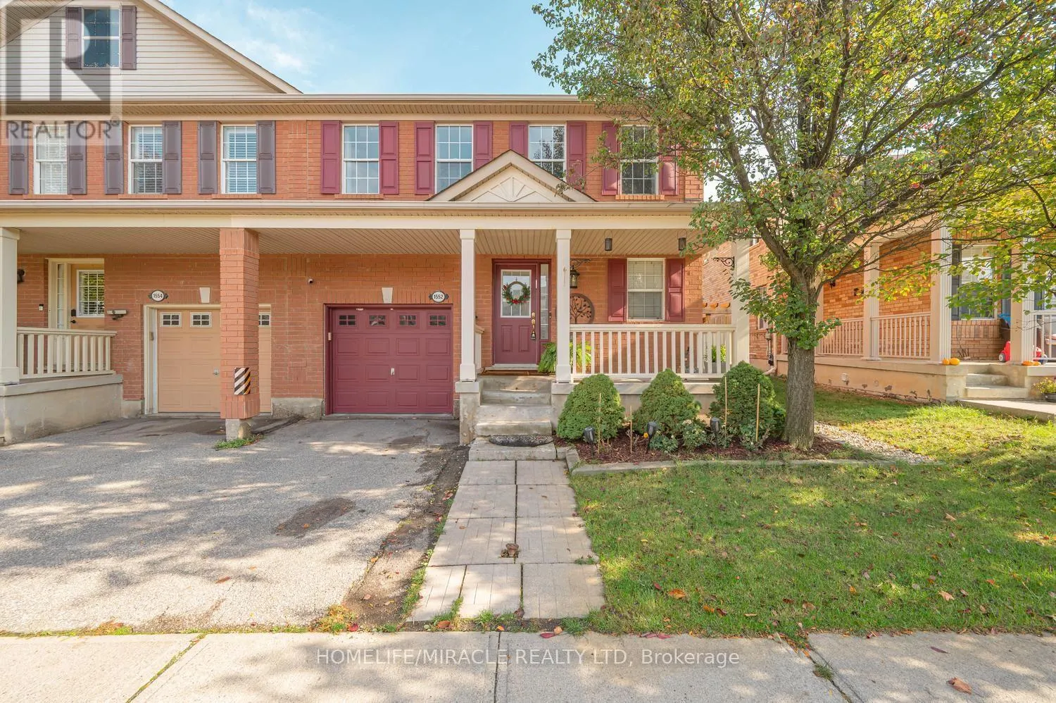 1552 HARWOOD DRIVE