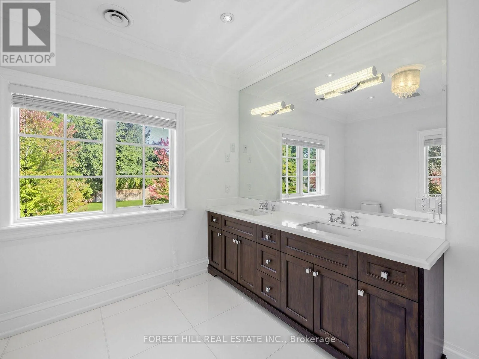 302 PINEHURST DRIVE W