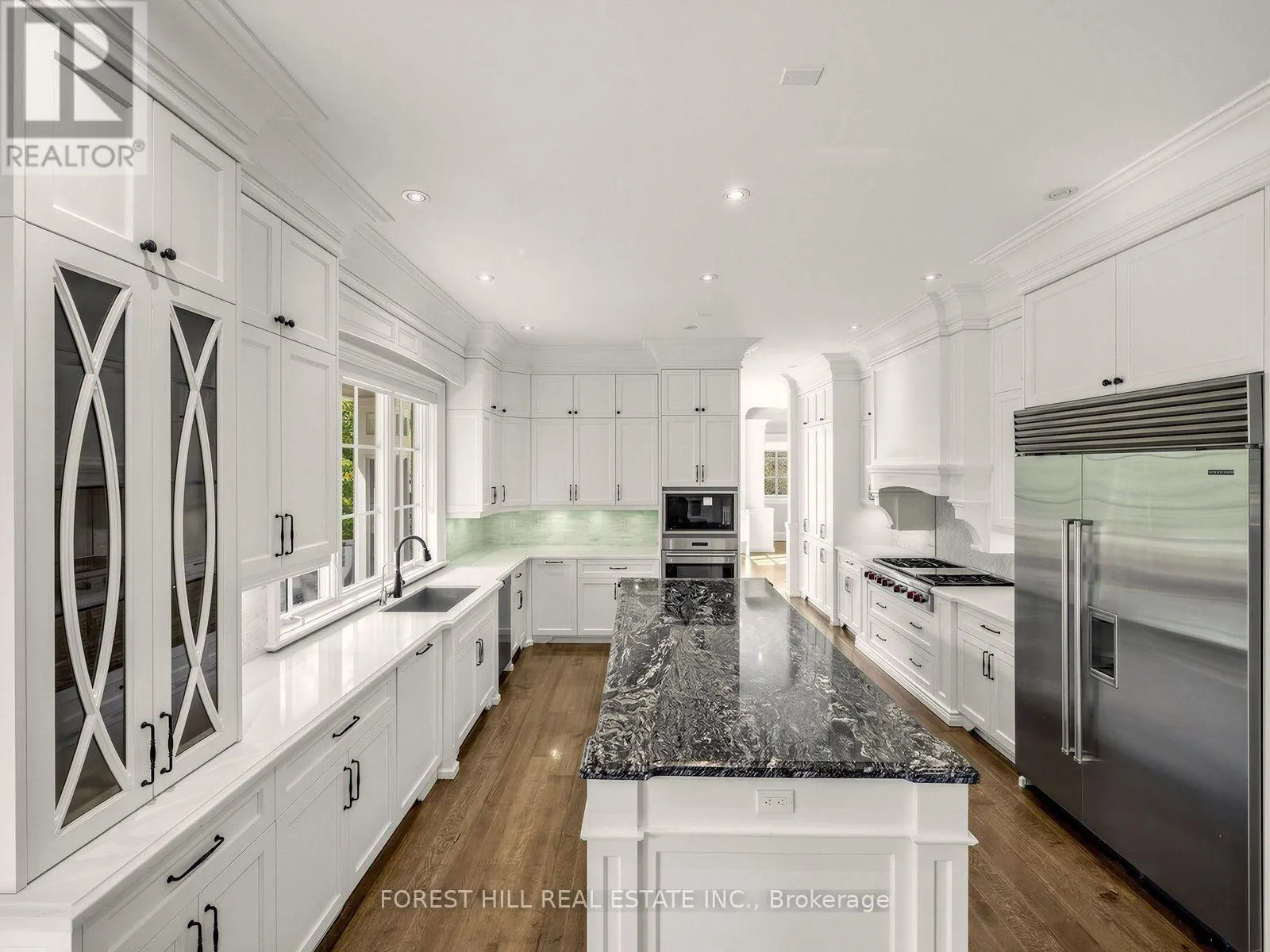 302 PINEHURST DRIVE W