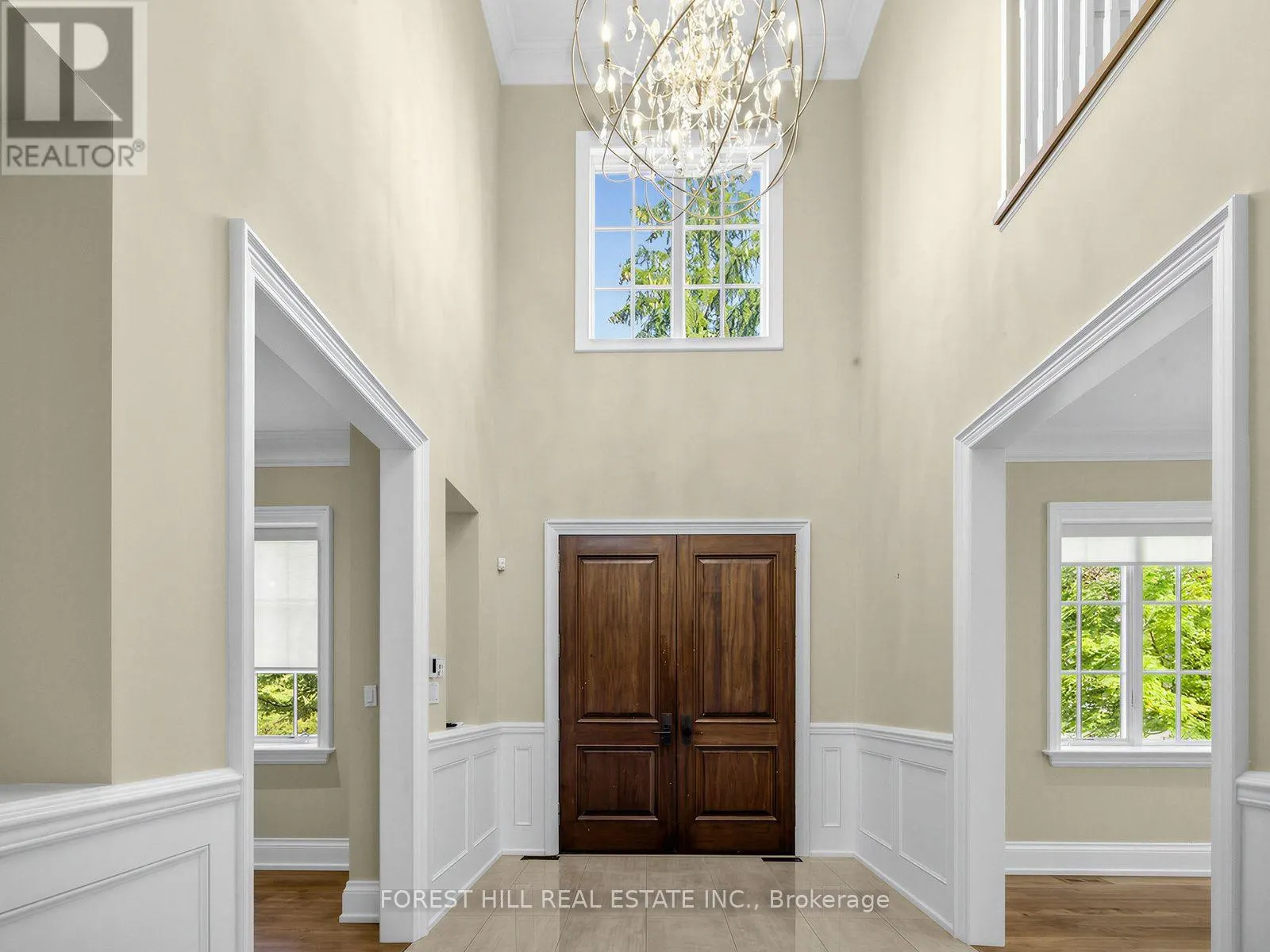 302 PINEHURST DRIVE W