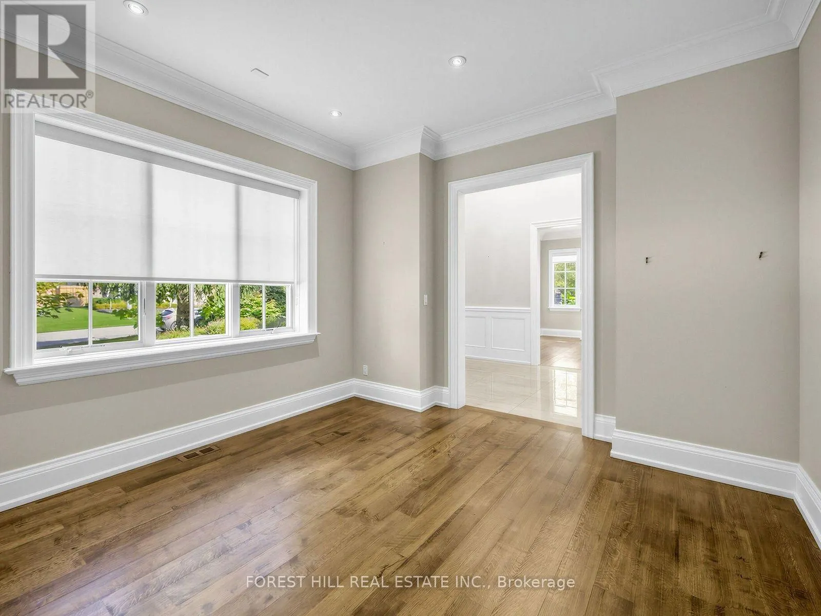 302 PINEHURST DRIVE W