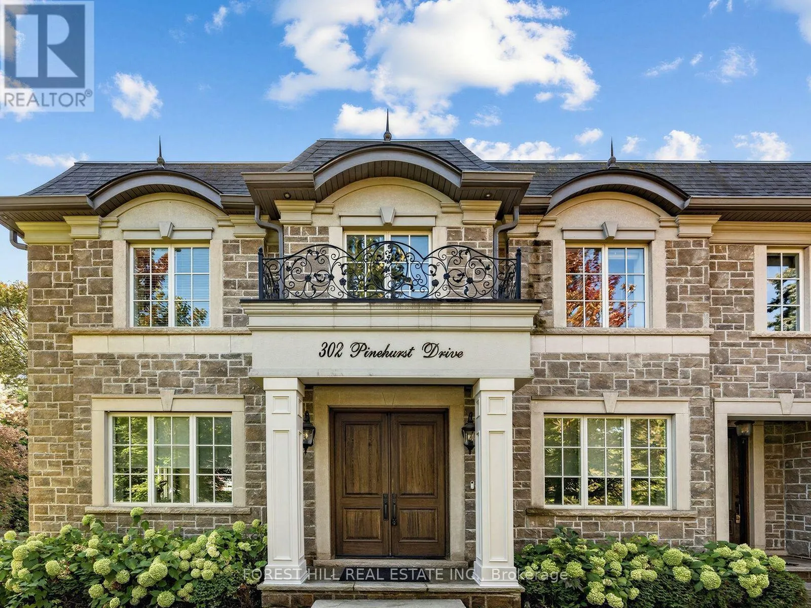 302 PINEHURST DRIVE W