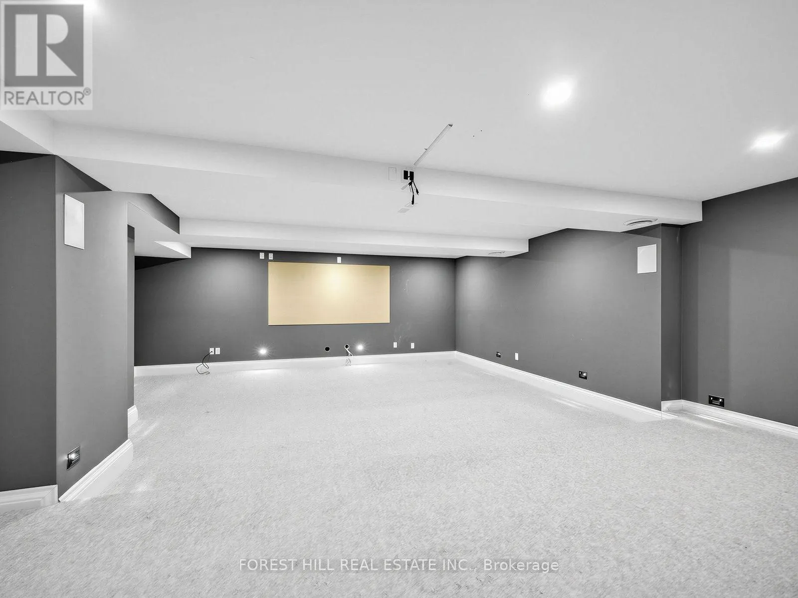302 PINEHURST DRIVE W