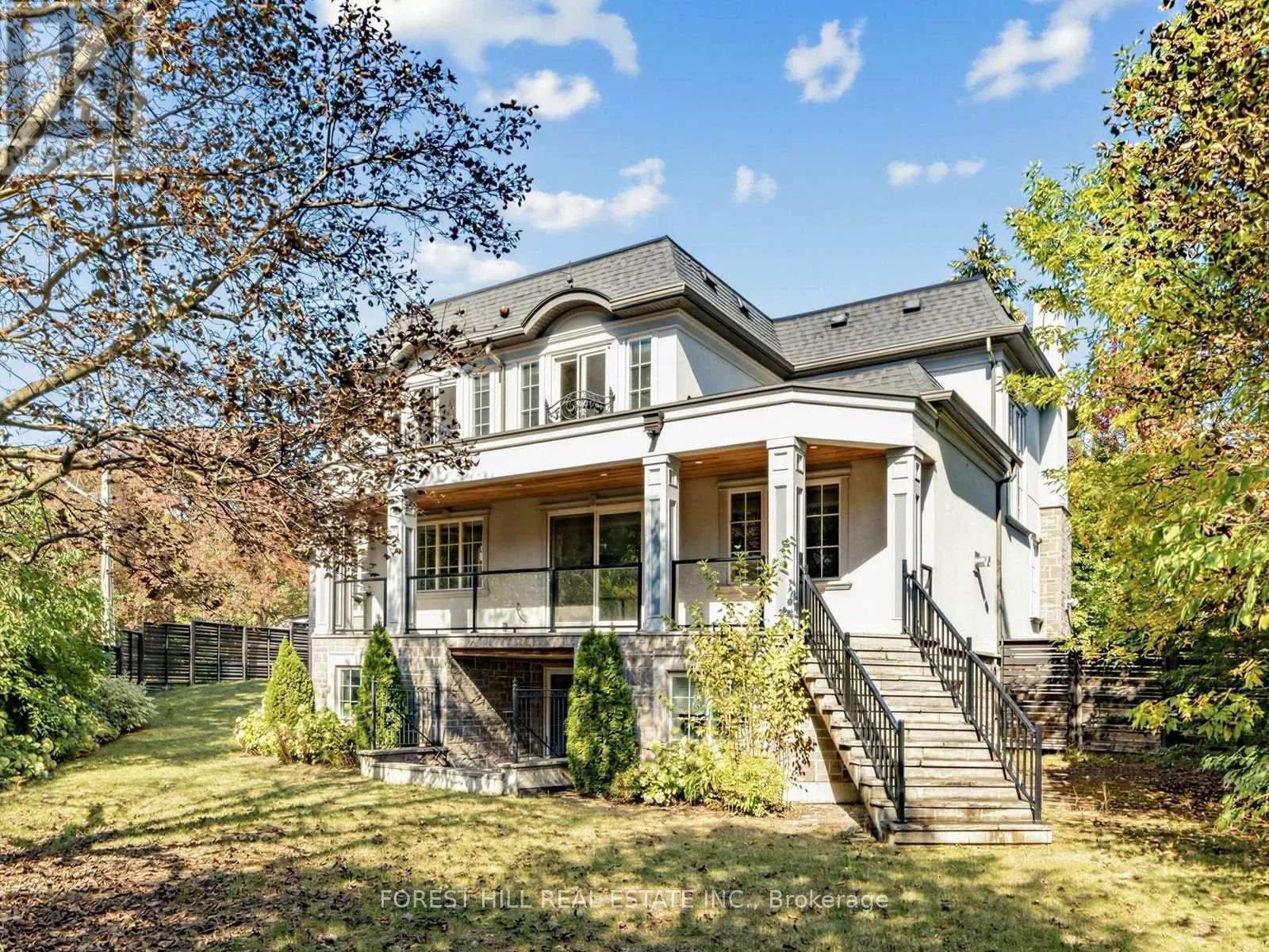 302 PINEHURST DRIVE W