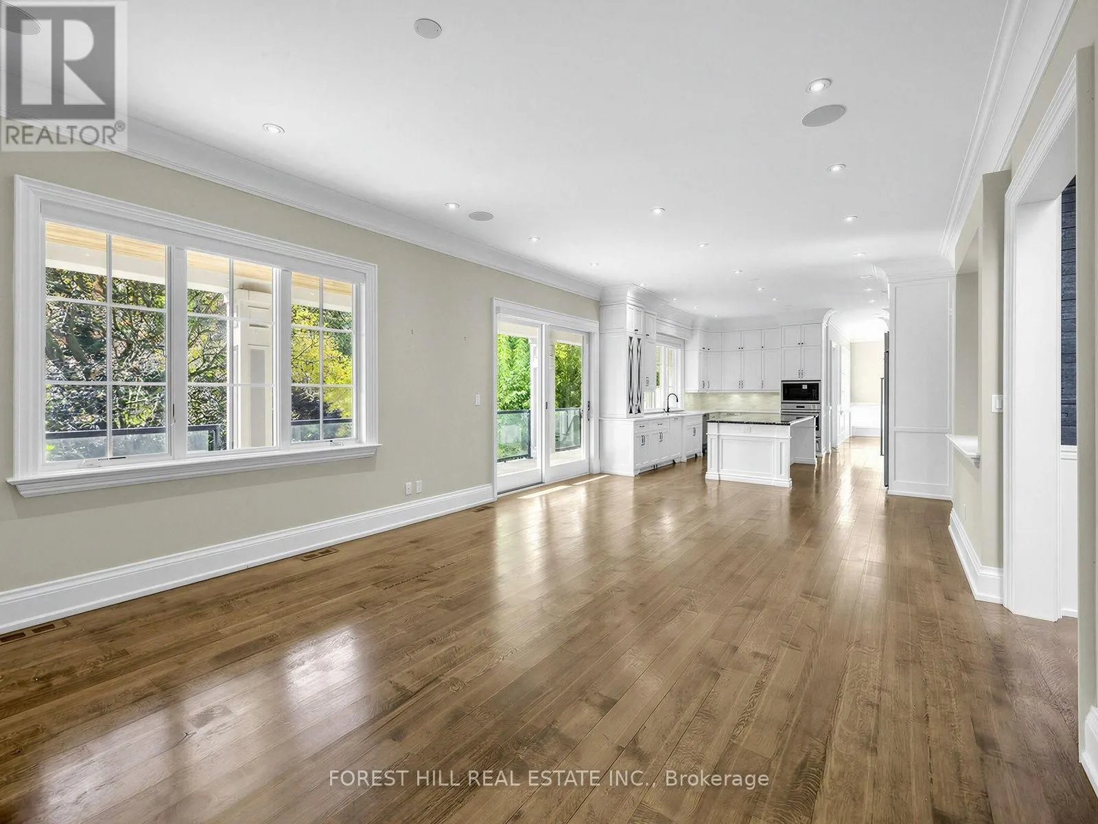 302 PINEHURST DRIVE W