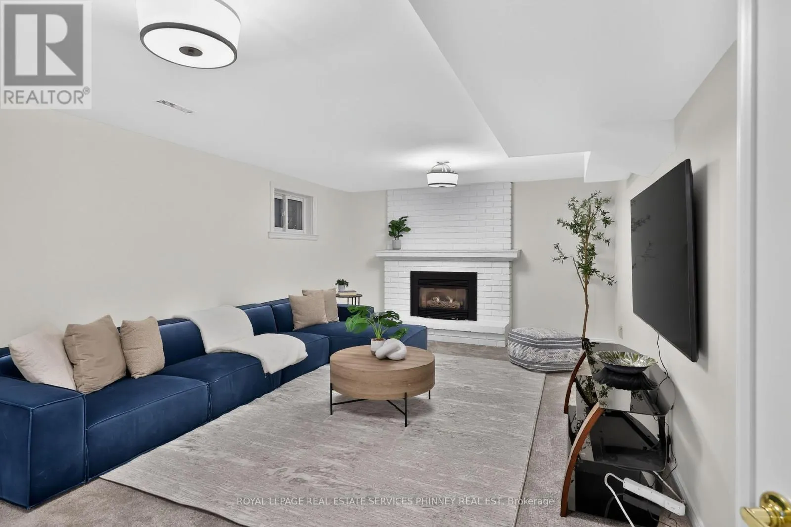 1012 OAK MEADOW ROAD