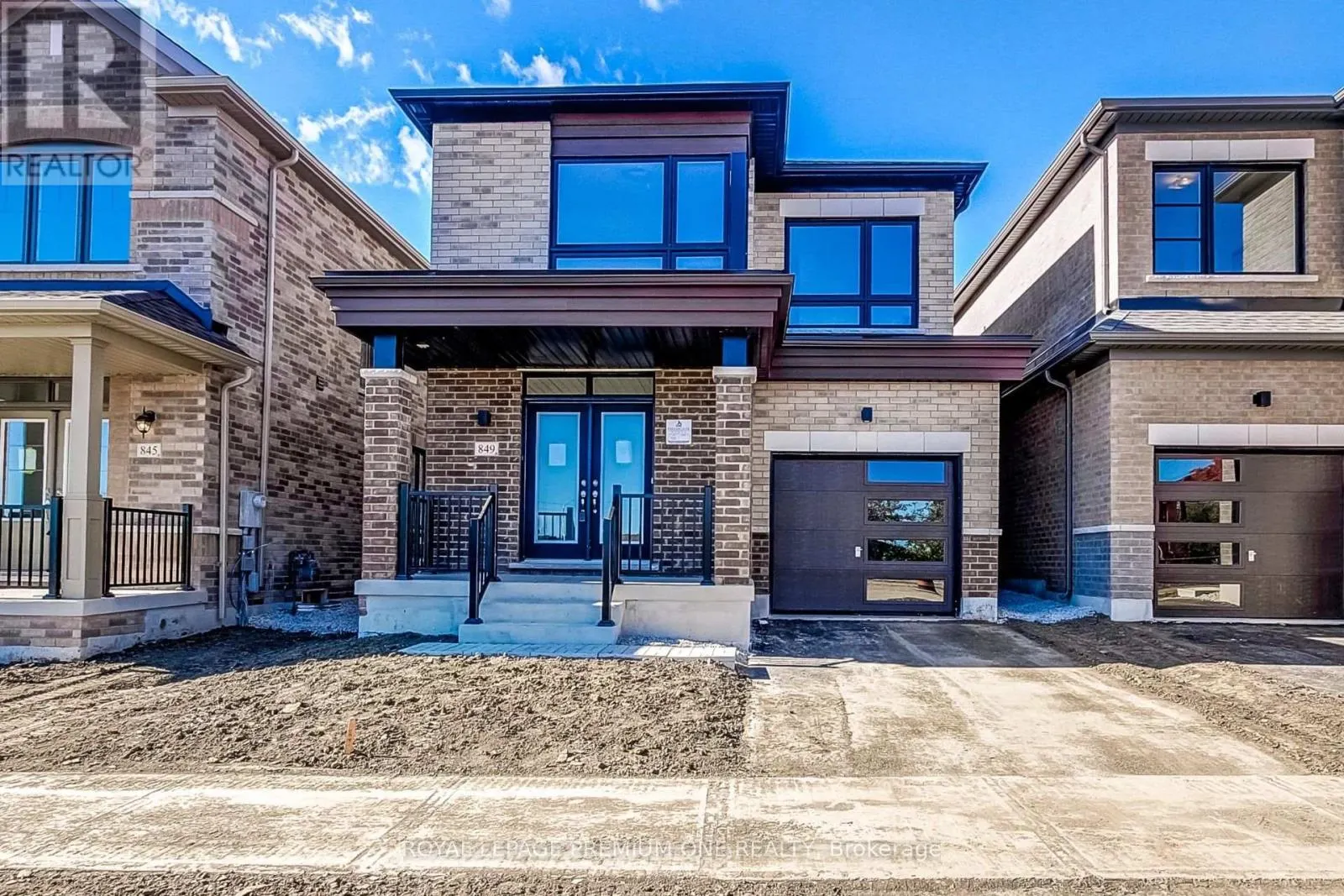 849 HICKORY CRESCENT