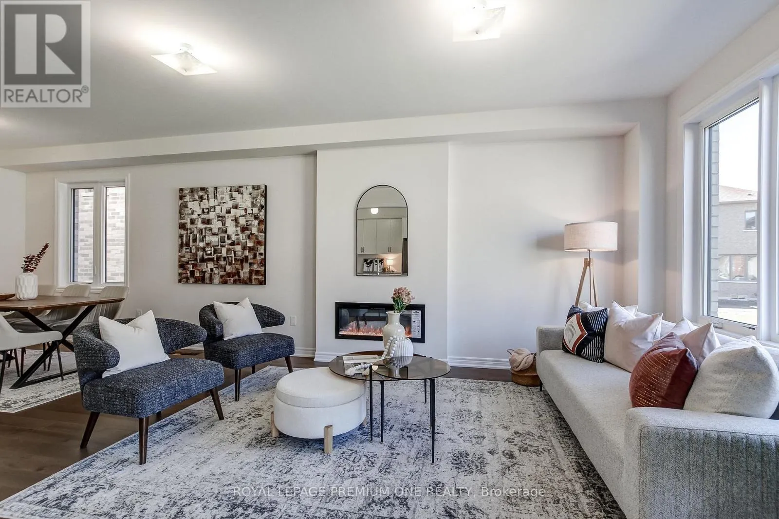 849 HICKORY CRESCENT