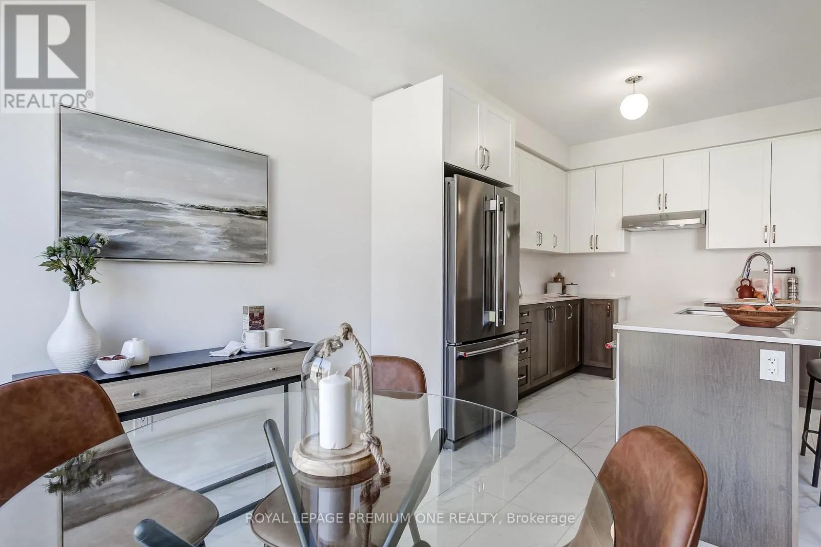 849 HICKORY CRESCENT