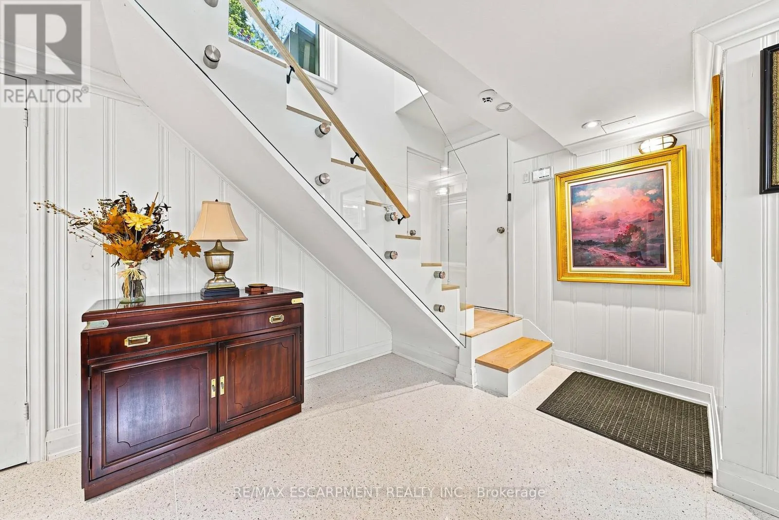 794 FALCON BOULEVARD