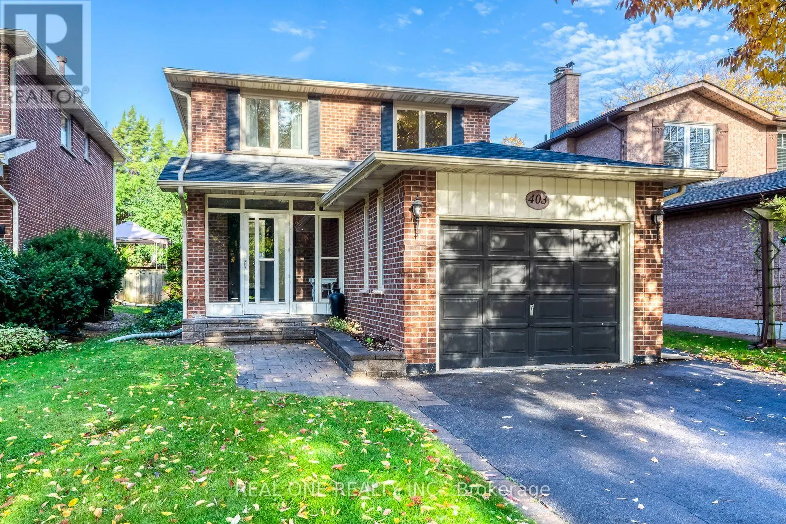 403 PARKRIDGE CRESCENT
