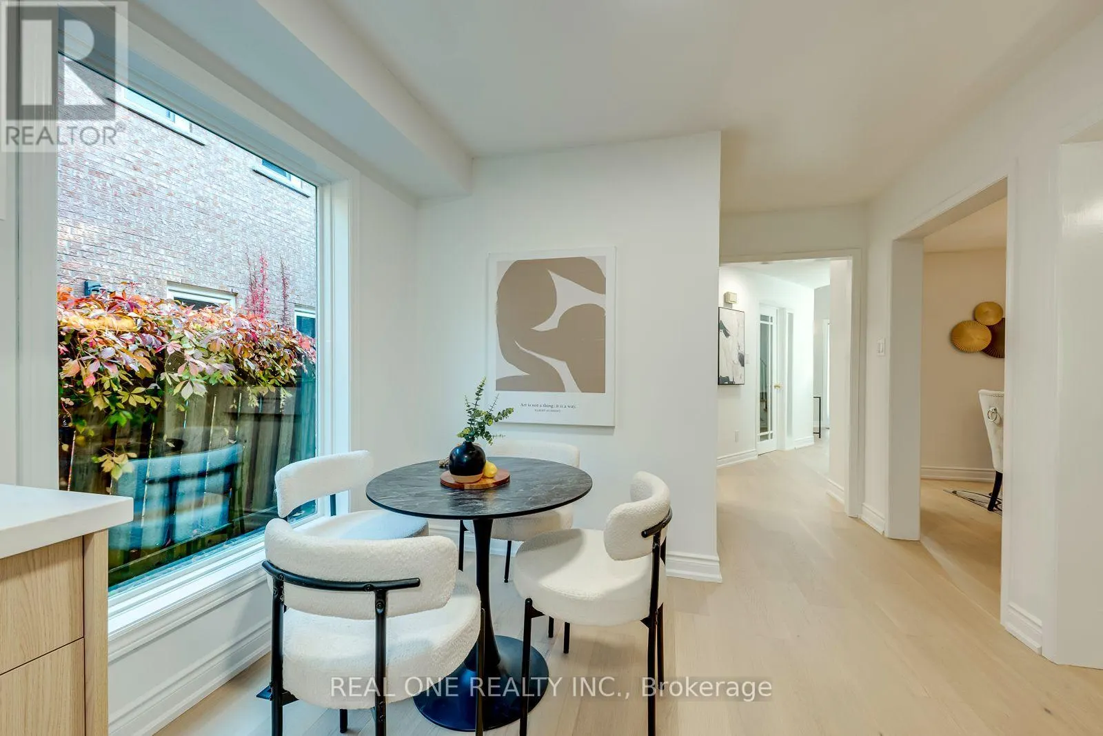 403 PARKRIDGE CRESCENT