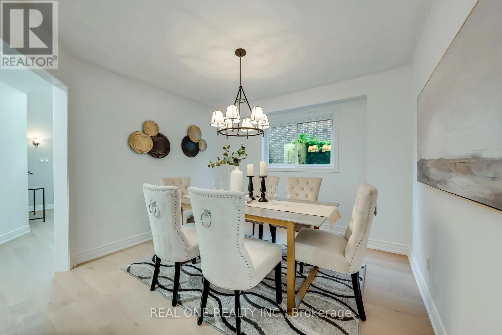 403 PARKRIDGE CRESCENT