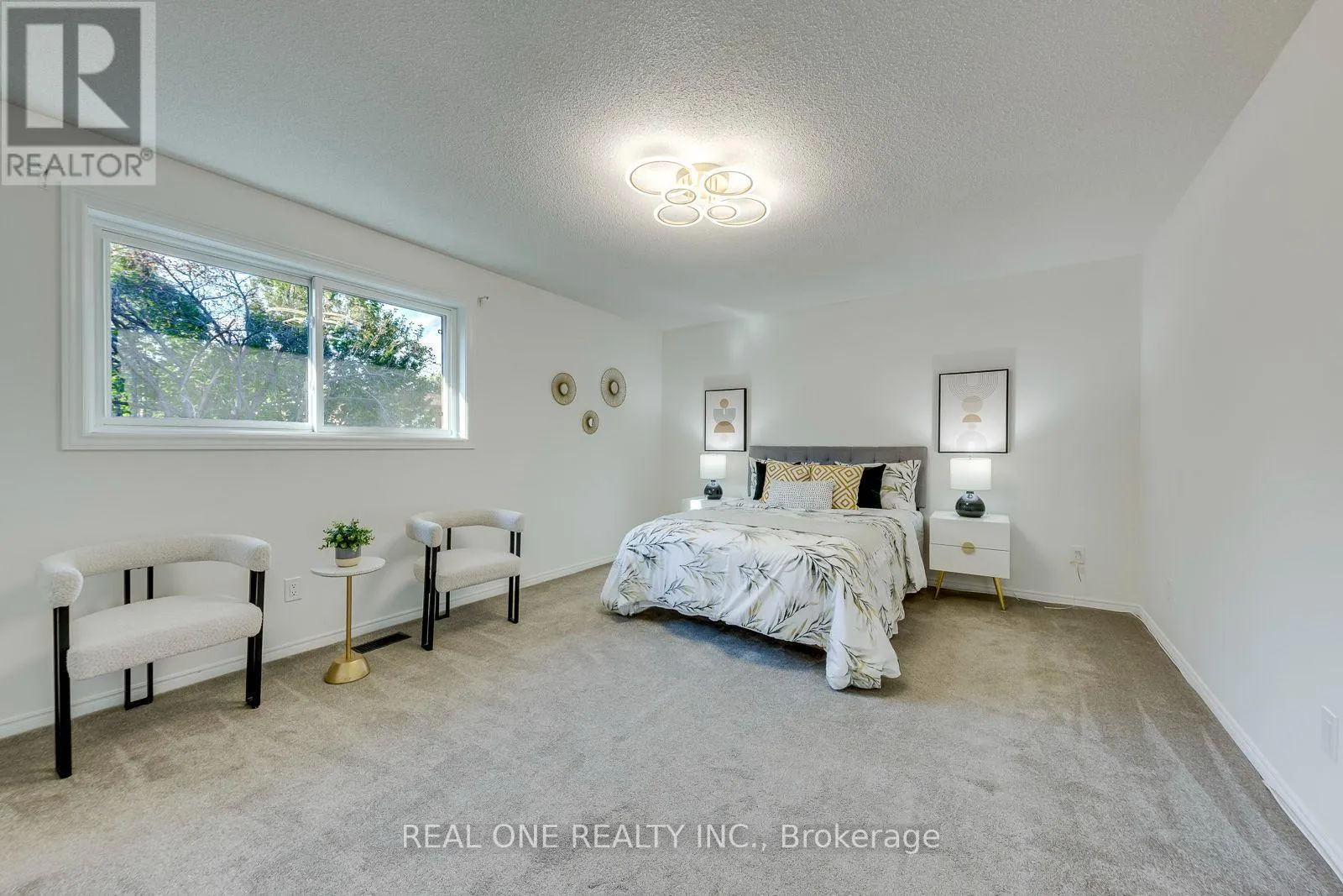 403 PARKRIDGE CRESCENT