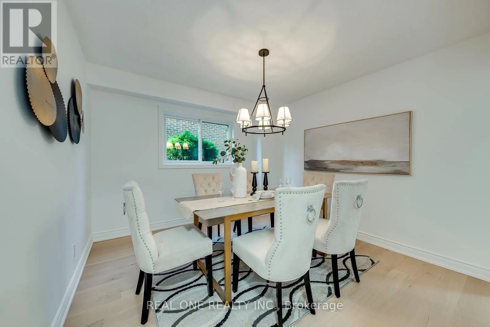 403 PARKRIDGE CRESCENT